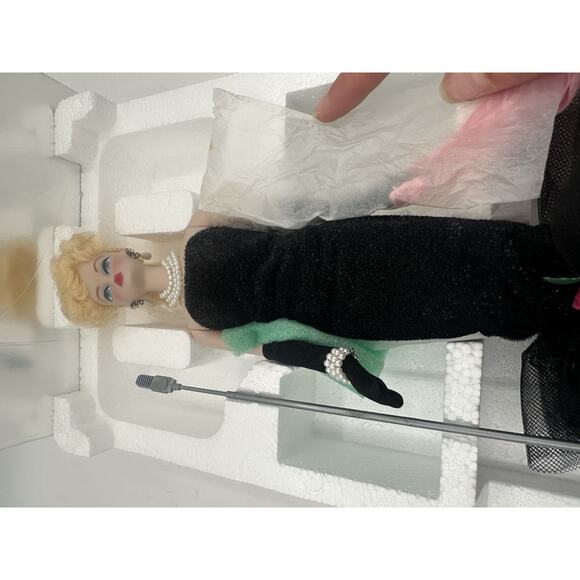 Solo in the Spotlight 1961 Barbie Doll Porcelain Limited Edition 1989 Mattel NEW - Picture 9 of 11